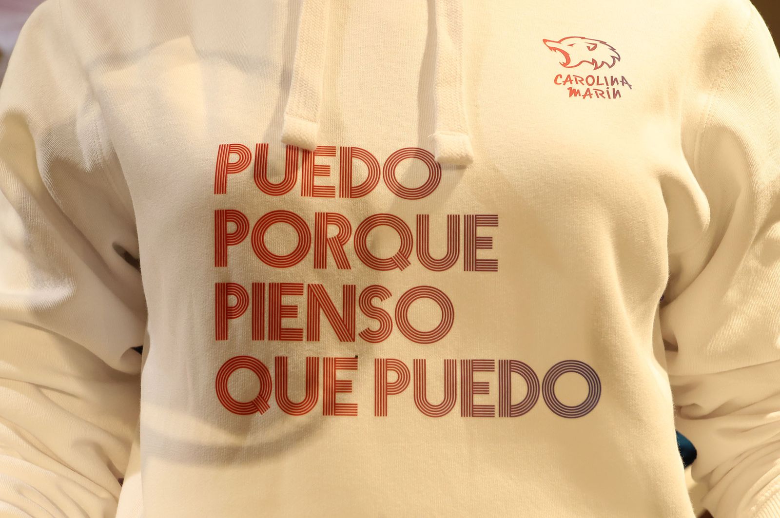 Huelva 2021: Carolina Marín firma autógrafos en el Corte Inglés de Huelva durante el Mundial de Bádminton