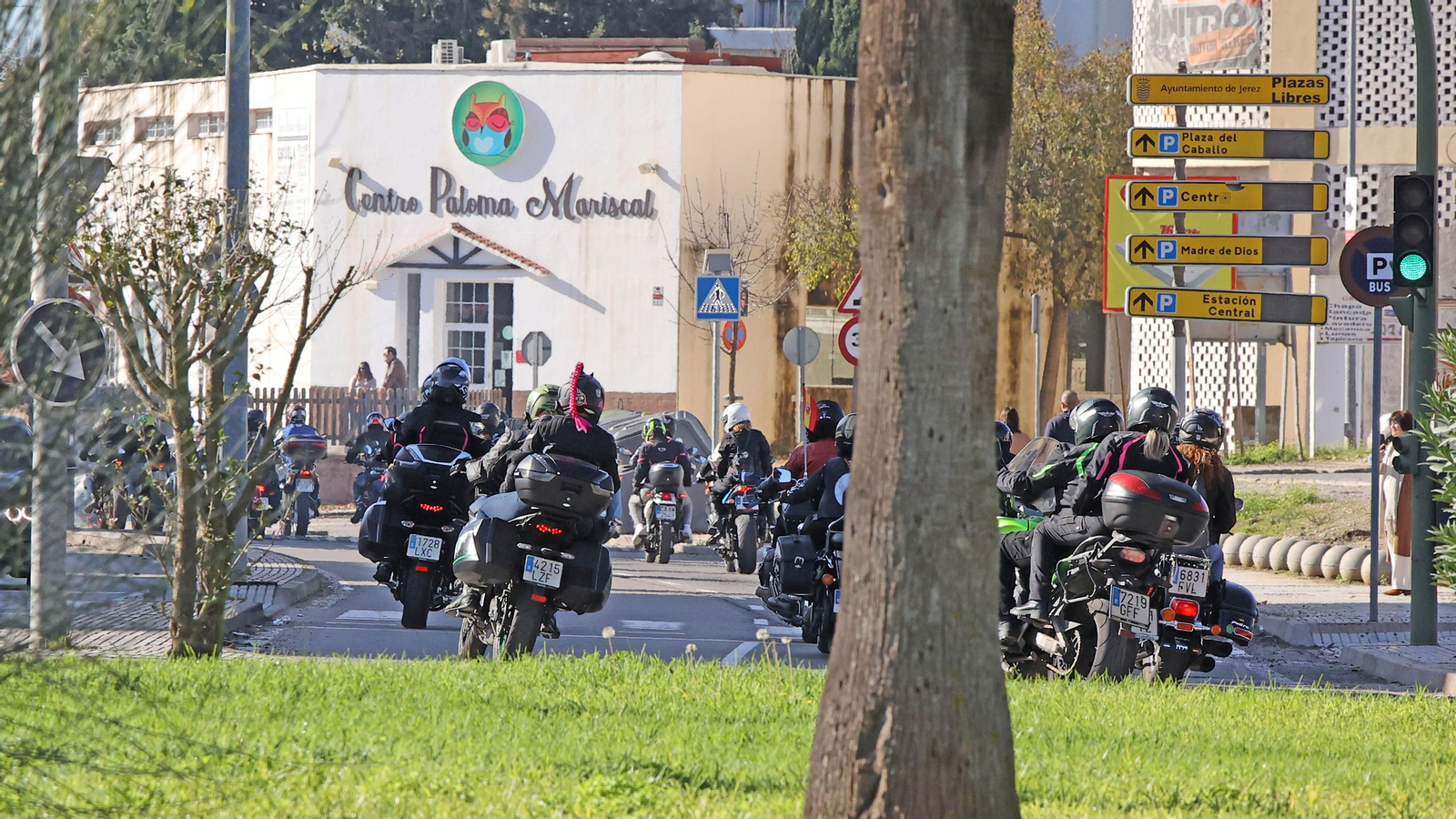 La Gran Caravana Motera Solidaria se pasea por Jerez