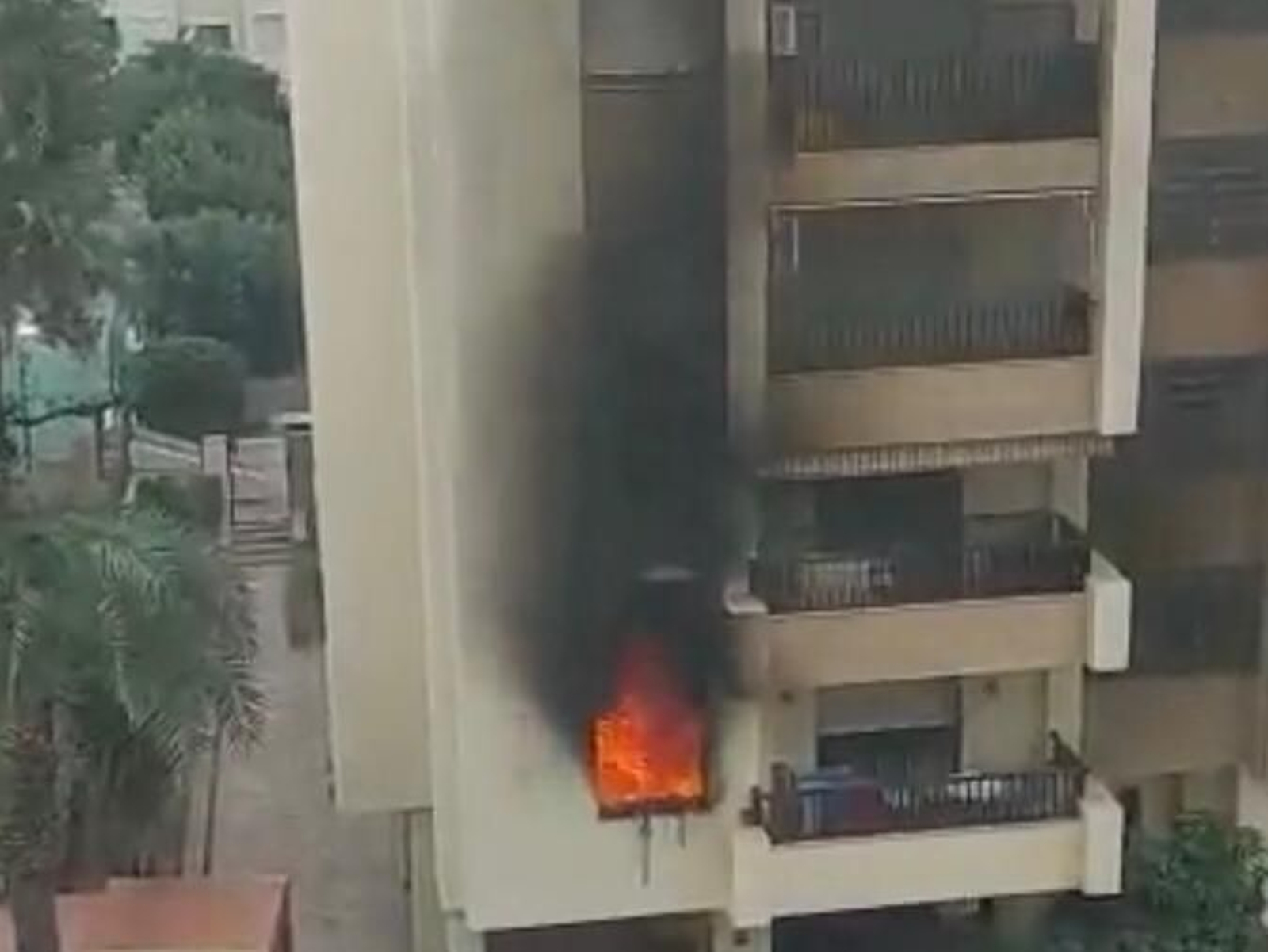 Incendio en la vivienda familiar en Aguadulce