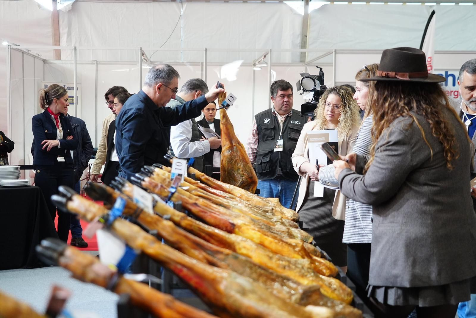 El concurso del mejor jamón 100% ibérico de Los Pedroches