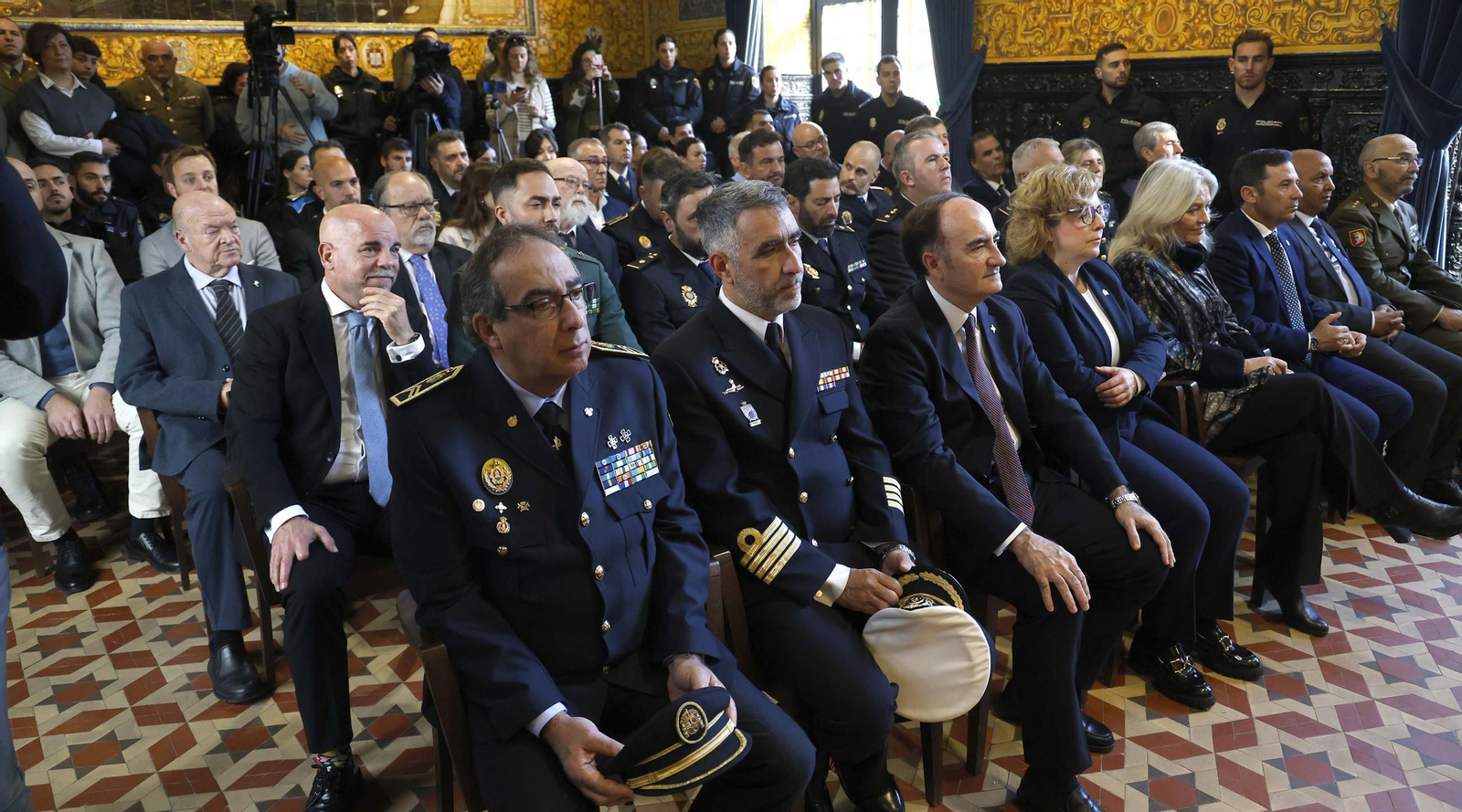 Las fotos del homenaje en Algeciras al inspector jefe de la Policía Nacional Francisco González Suárez
