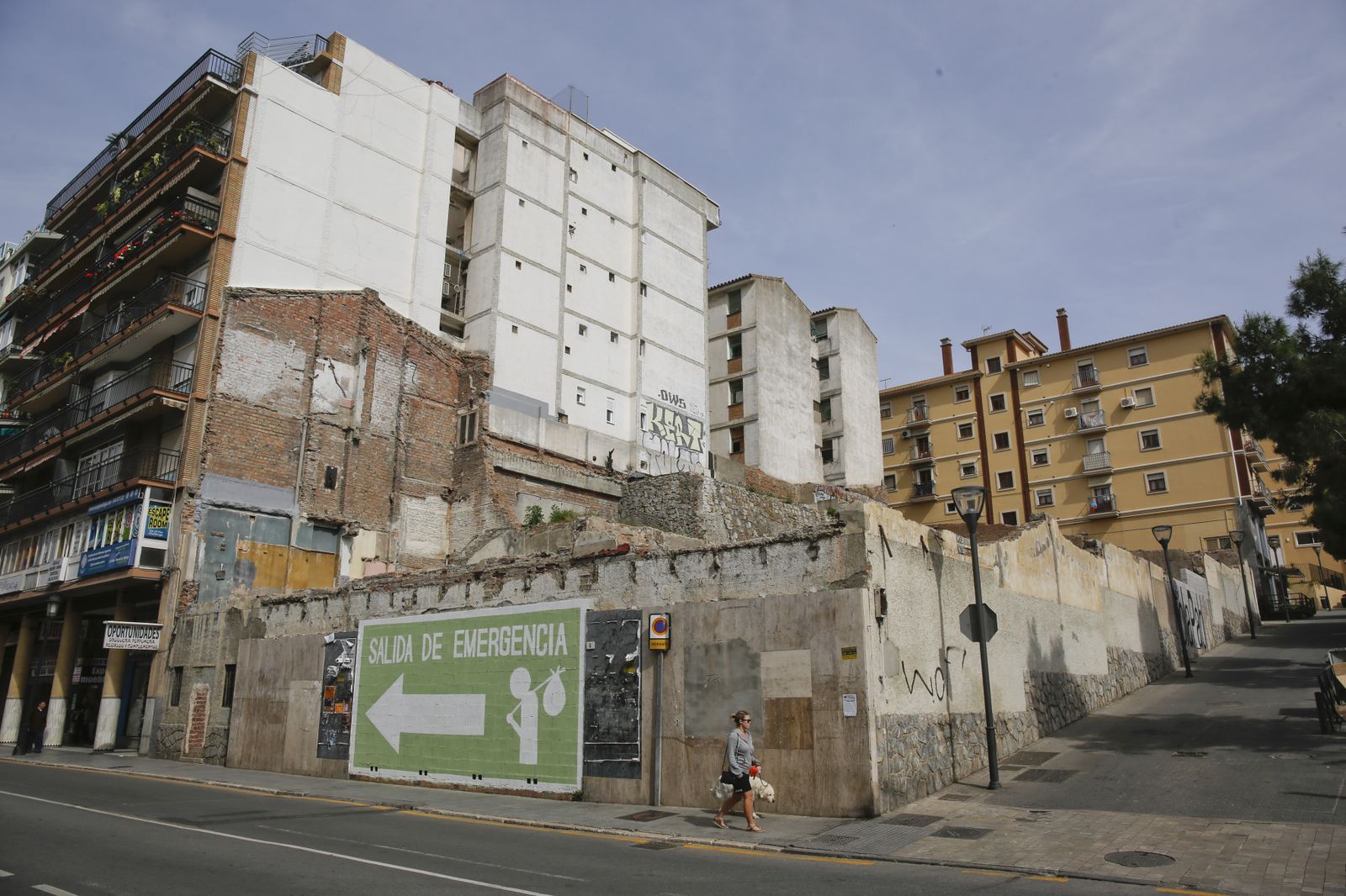 Imagen del solar sobre el que se levantaba el antiguo cine Andalucía, en la calle Victoria.