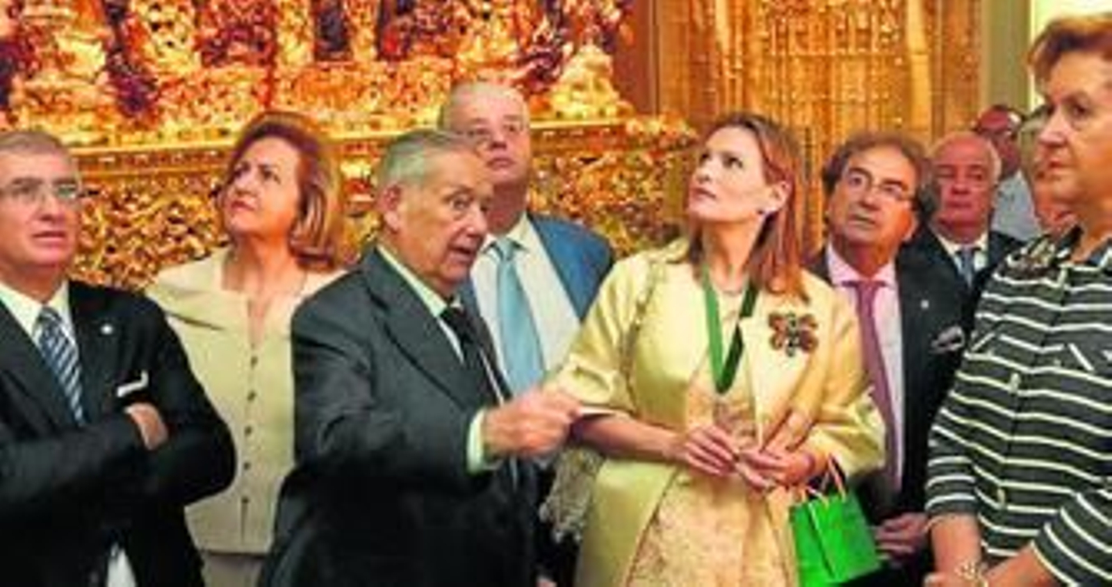 Antonio García (fiscal primero), Carmen Cobo, Manuel García (hermano mayor), Santiago Álvarez Ortega (teniente hermano mayor), Ainhoa Arteta, José Antonio Fernández Cabrero y la marquesa de Benamejí.