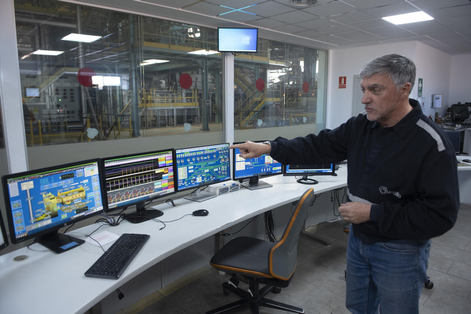 El corazón de una planta de reciclaje de vidrio, en imágenes