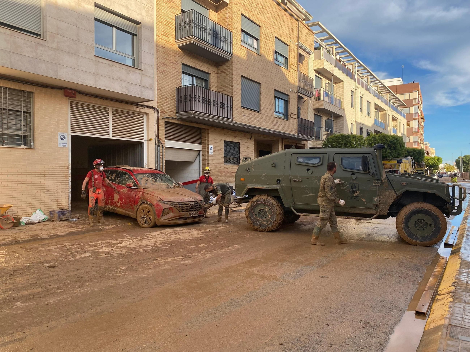 Las imágenes de los soldados de la Brigada Guzmán el Bueno X en Valencia