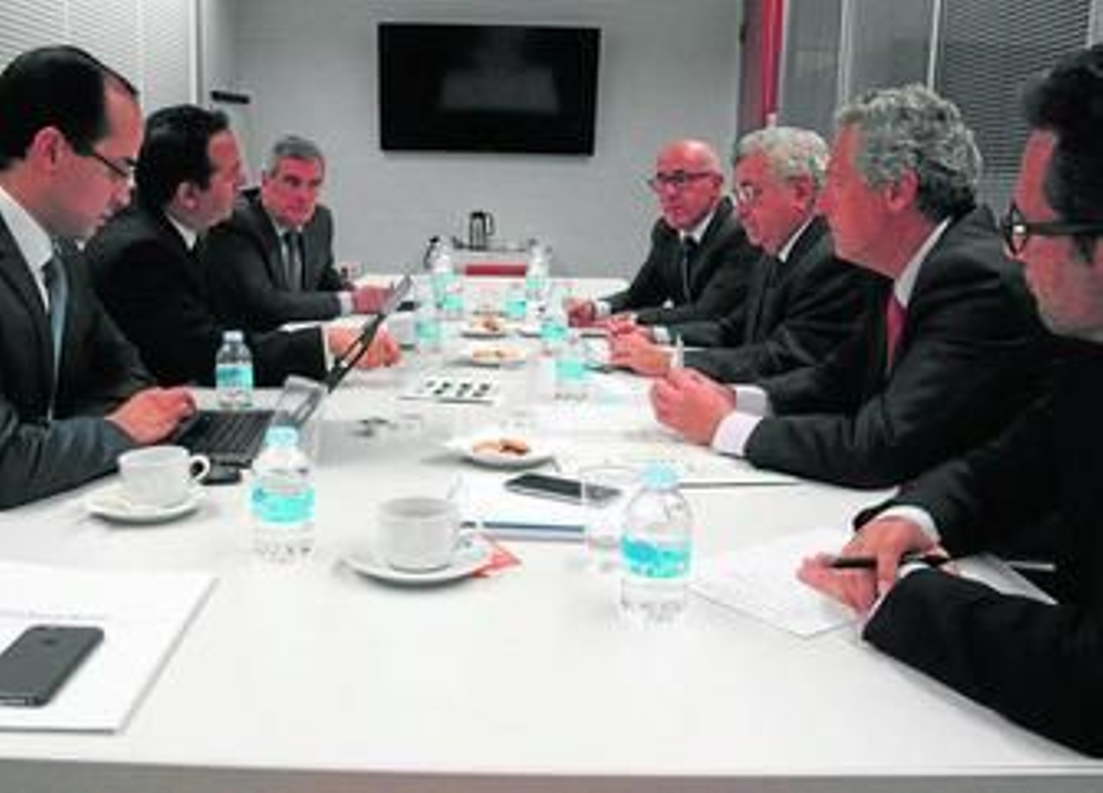 Un momento de la reunión de trabajo, ayer.