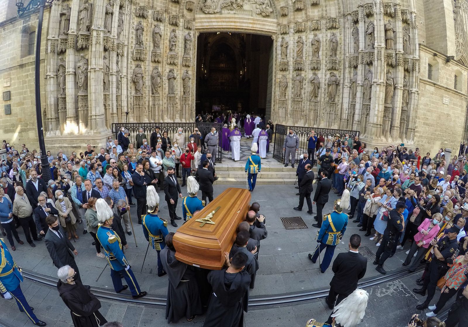 Sevilla despide al Cardenal Carlos Amigo Vallejo, todas las imágenes