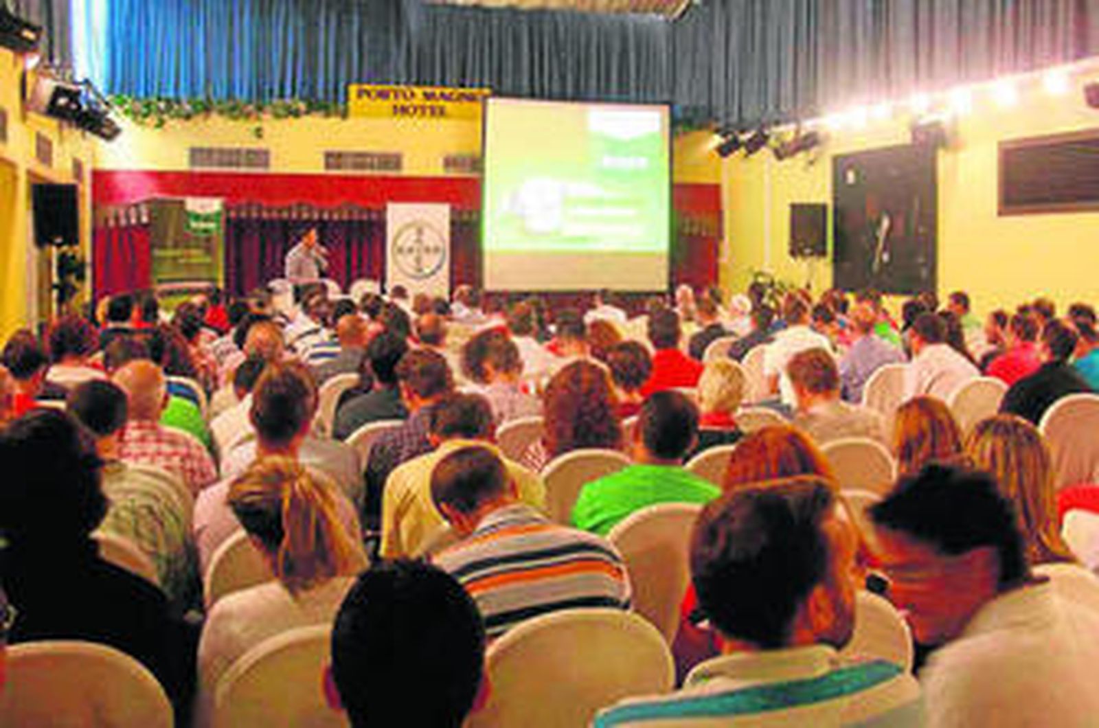 El Hotel Portomagno de Aguadulce acogió la presentación de Volare, un nuevo fungicida de Bayer.