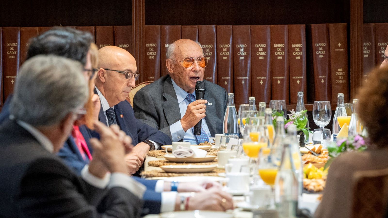 José Arcos, presidente de los aparejadores, en una de sus intervenciones.
