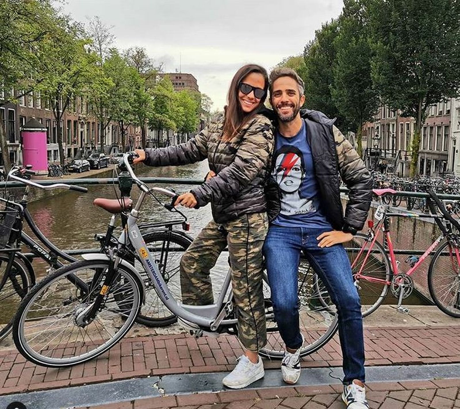 Roberto Leal y su mujer Sara en Amsterdam.