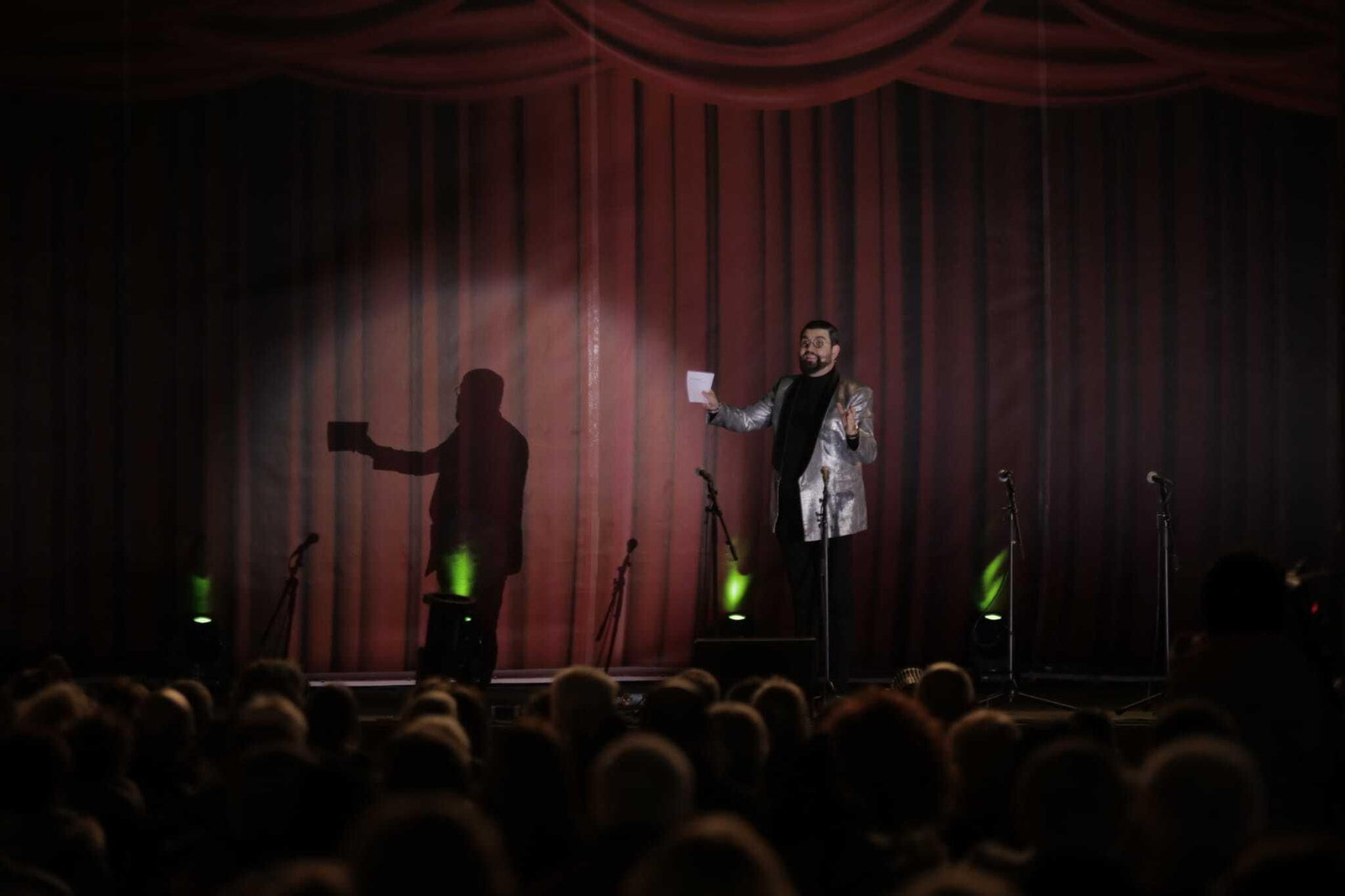 Gala de bienvenida del Carnaval en San Fernando con Manu Sánchez y Sandra Golpe