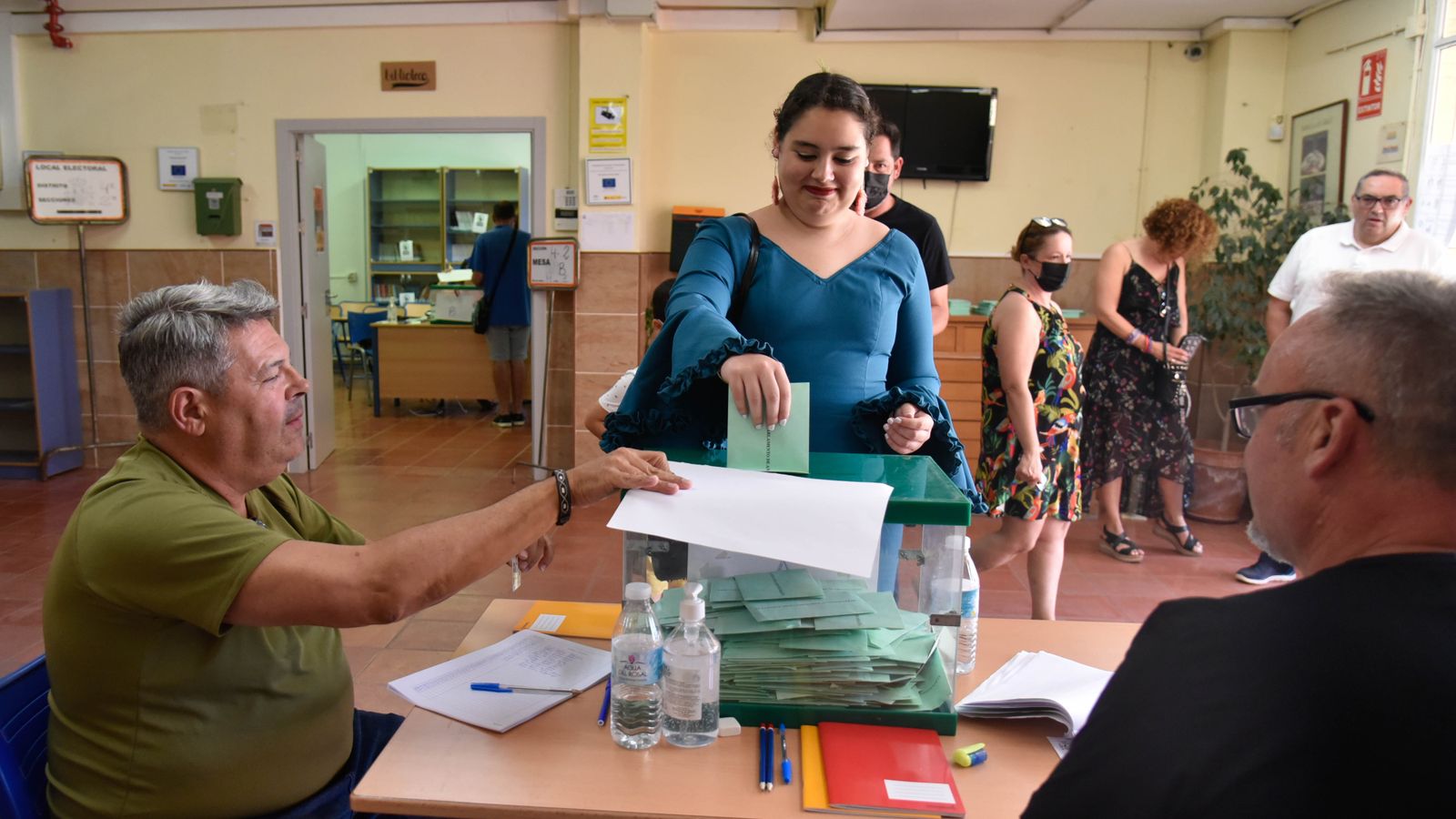 Fotos de las elecciones de Andalucía en Algeciras
