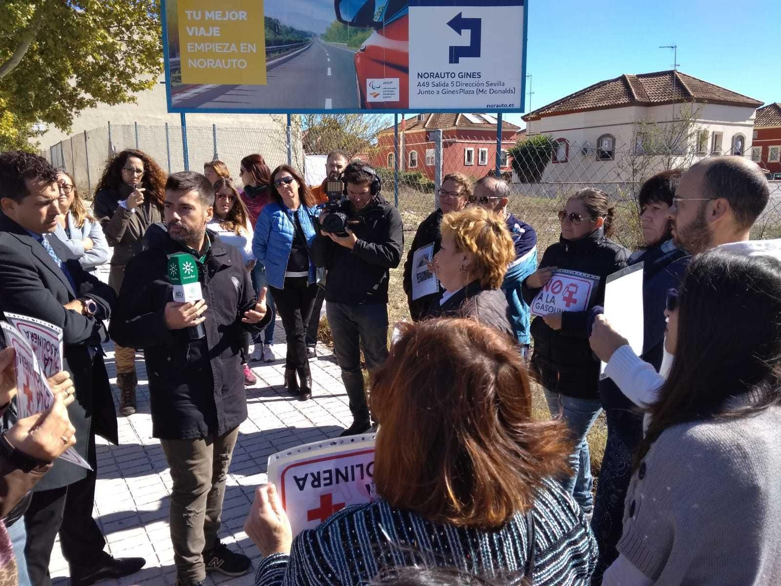 Un momento de la concentración de esta mañana en Las Portadas, en Bormujos.