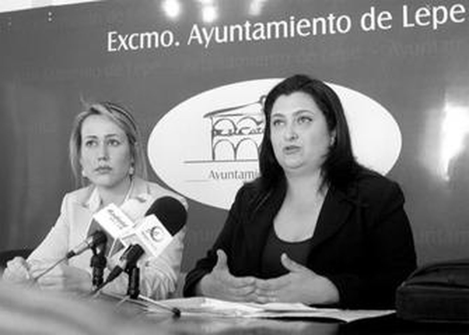 La concejala lepera, Bella Verano, junto a la empresaria Cristina Galvín.