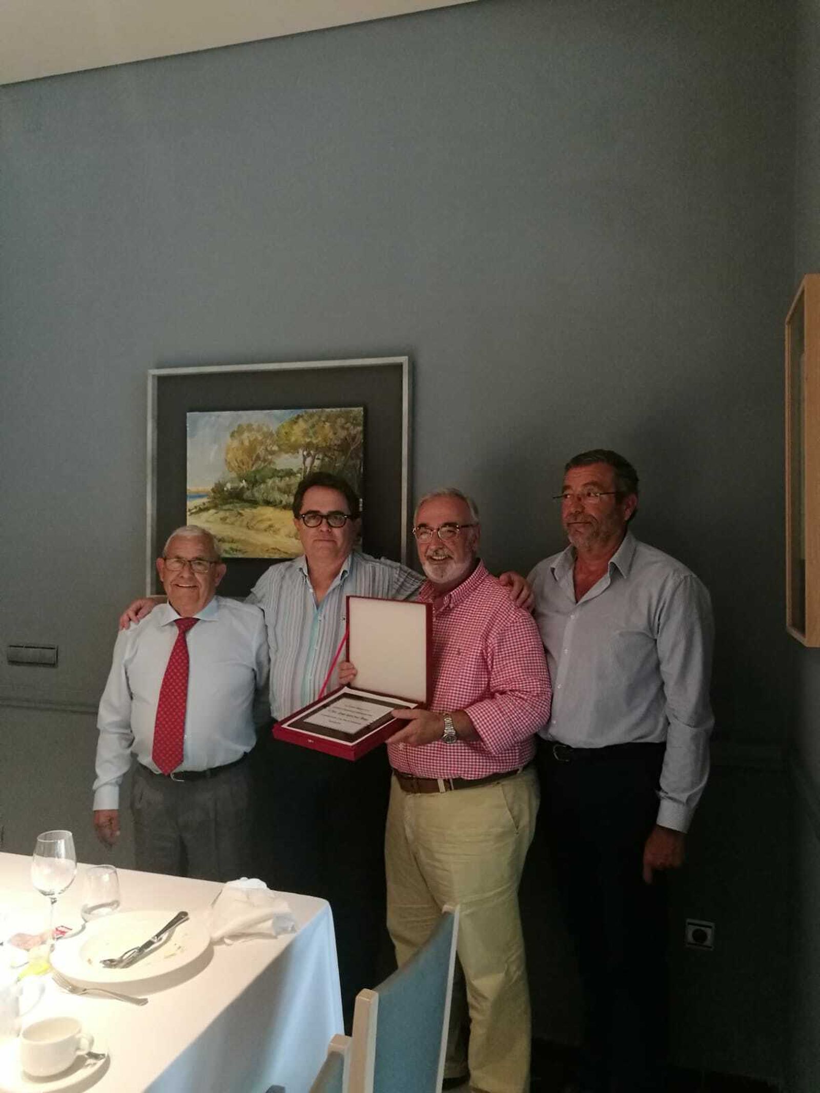 Una imagen del reconocimiento de la entidad al anterior presidente, José Sánchez Rosa.
