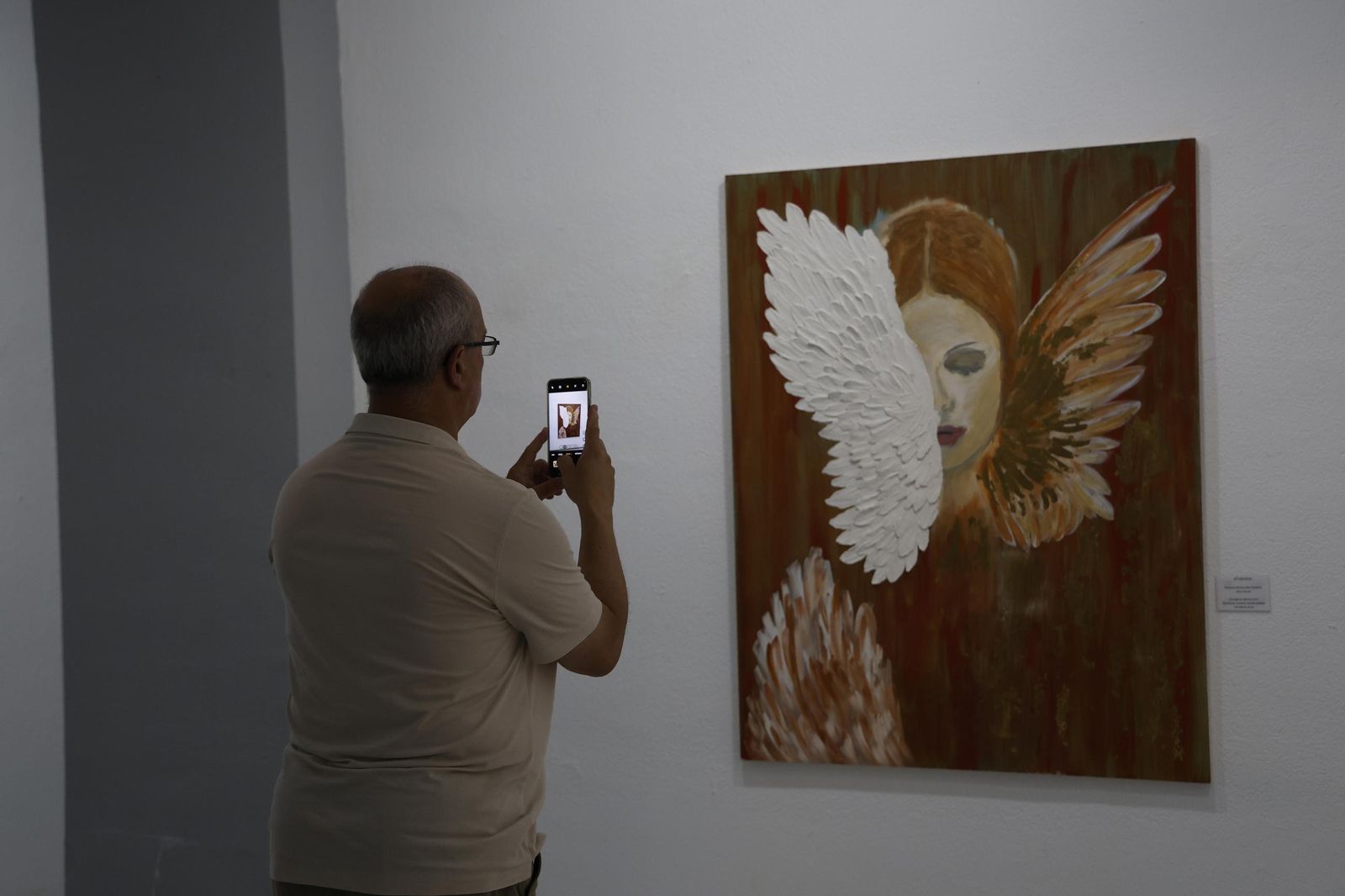 Cristina Harillo inaugura su exposición más personal en el centro de Algeciras