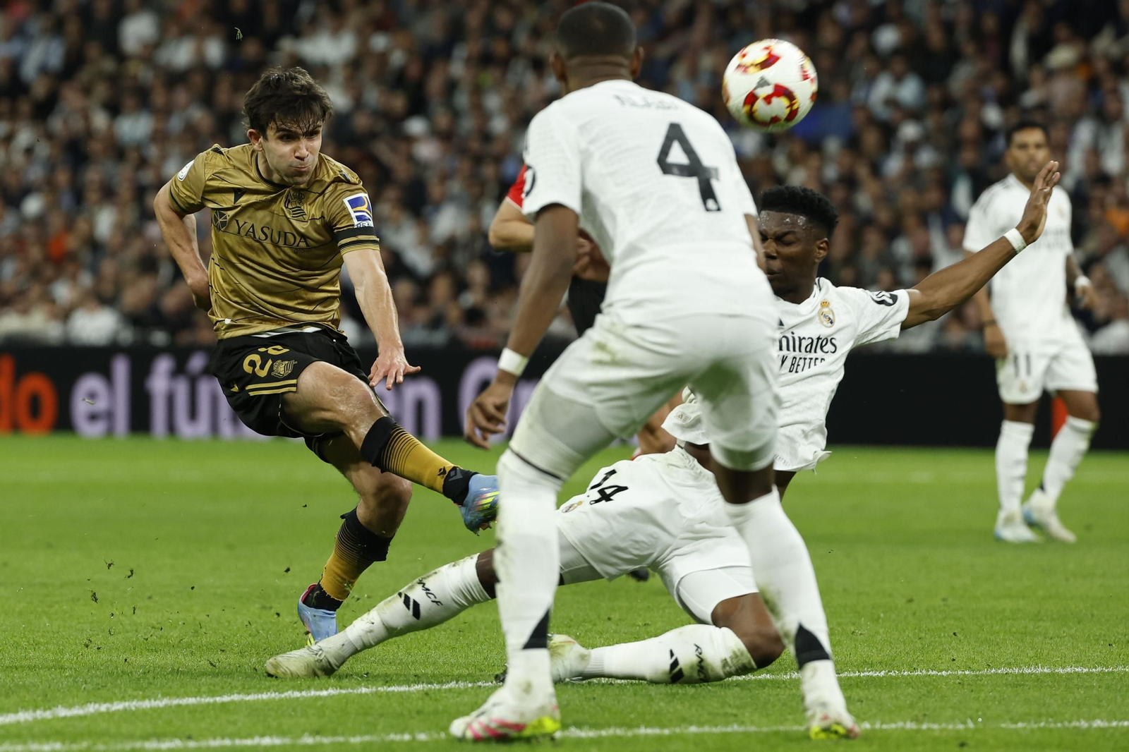 Las fotos del Real Madrid - Real Sociedad camino del Estadio de la Cartuja