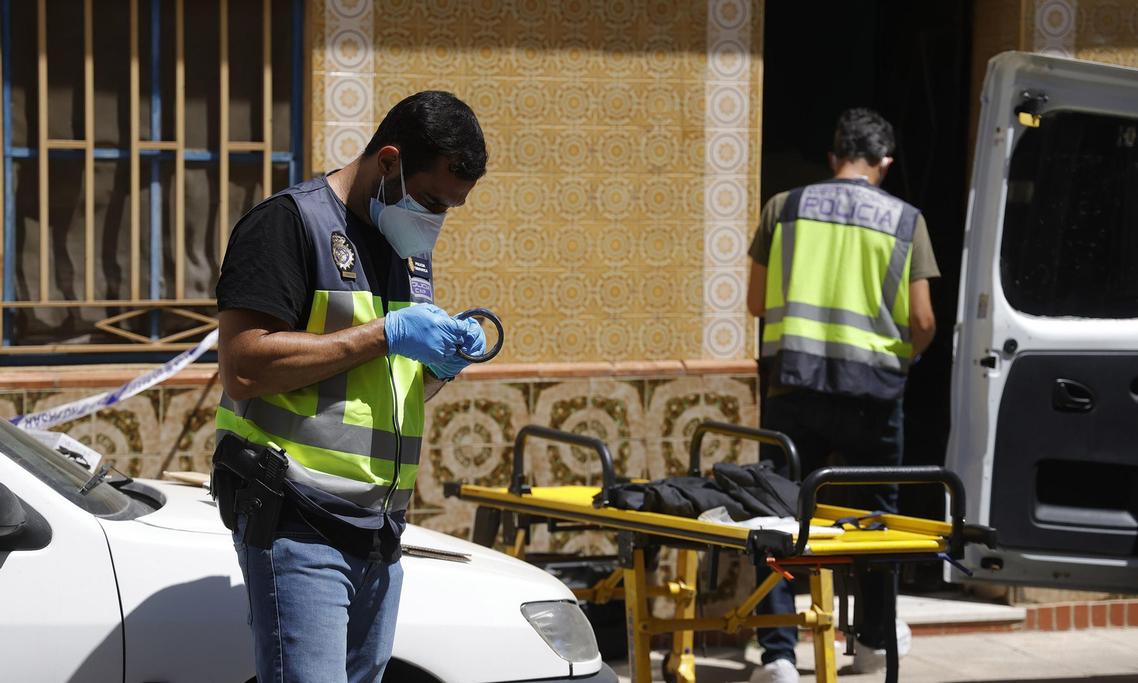 Hallados dos cadáveres en Dos Hermanas, todas las imágenes