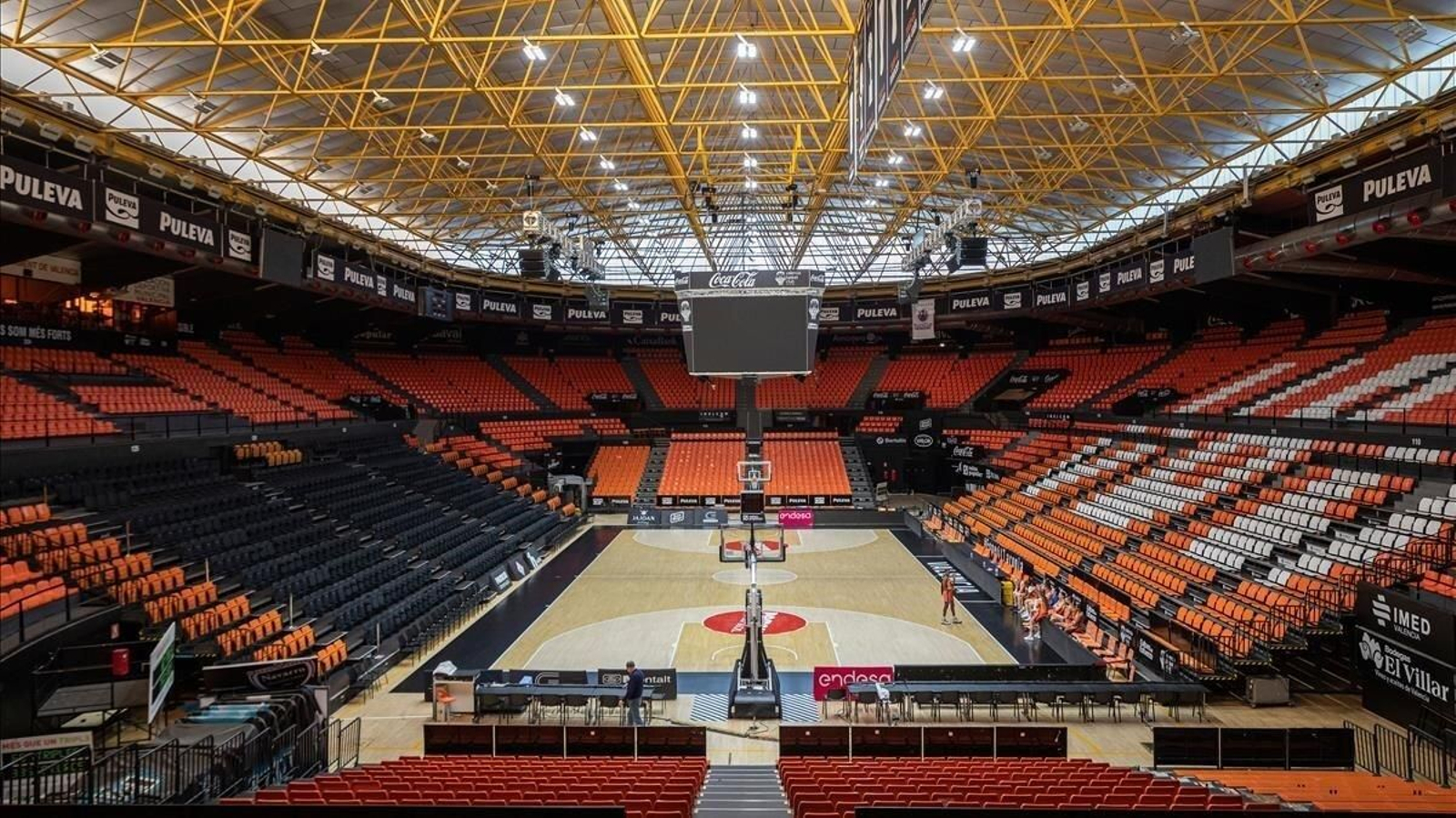 Imagen de La Fonteta vacía antes de un partido.