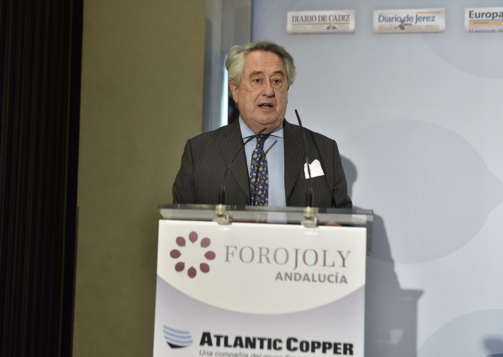 Javier Targuetta, consejero delegado de Atlantic Copper, presenta a los ponentes.