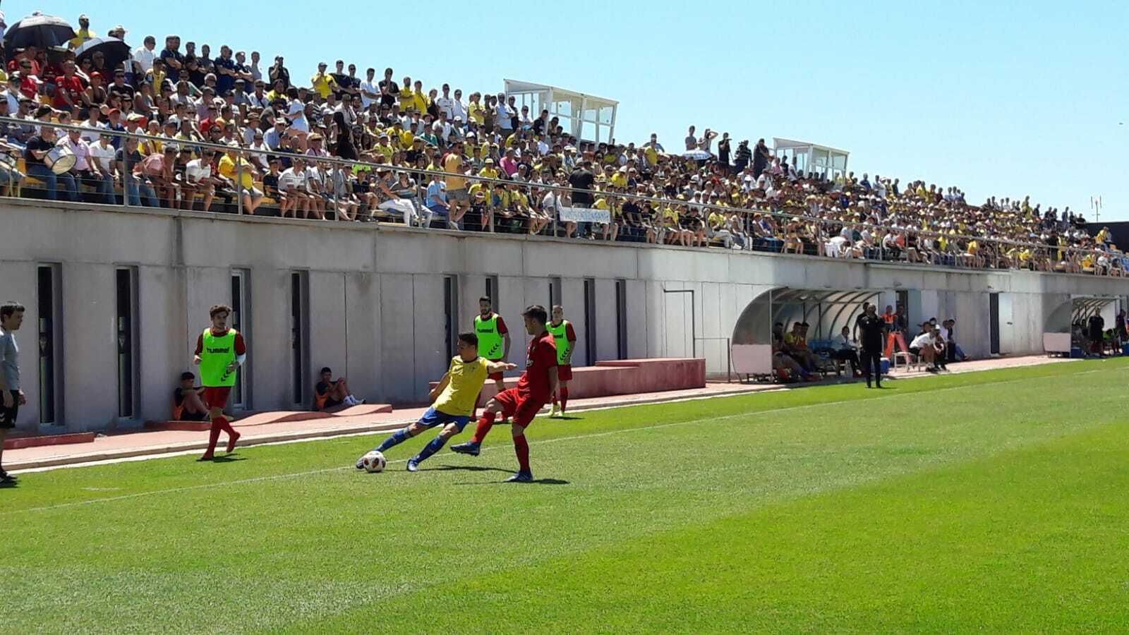 Espectacular imagen de la grada del Ramón Blanco durante el partido de este domingo.