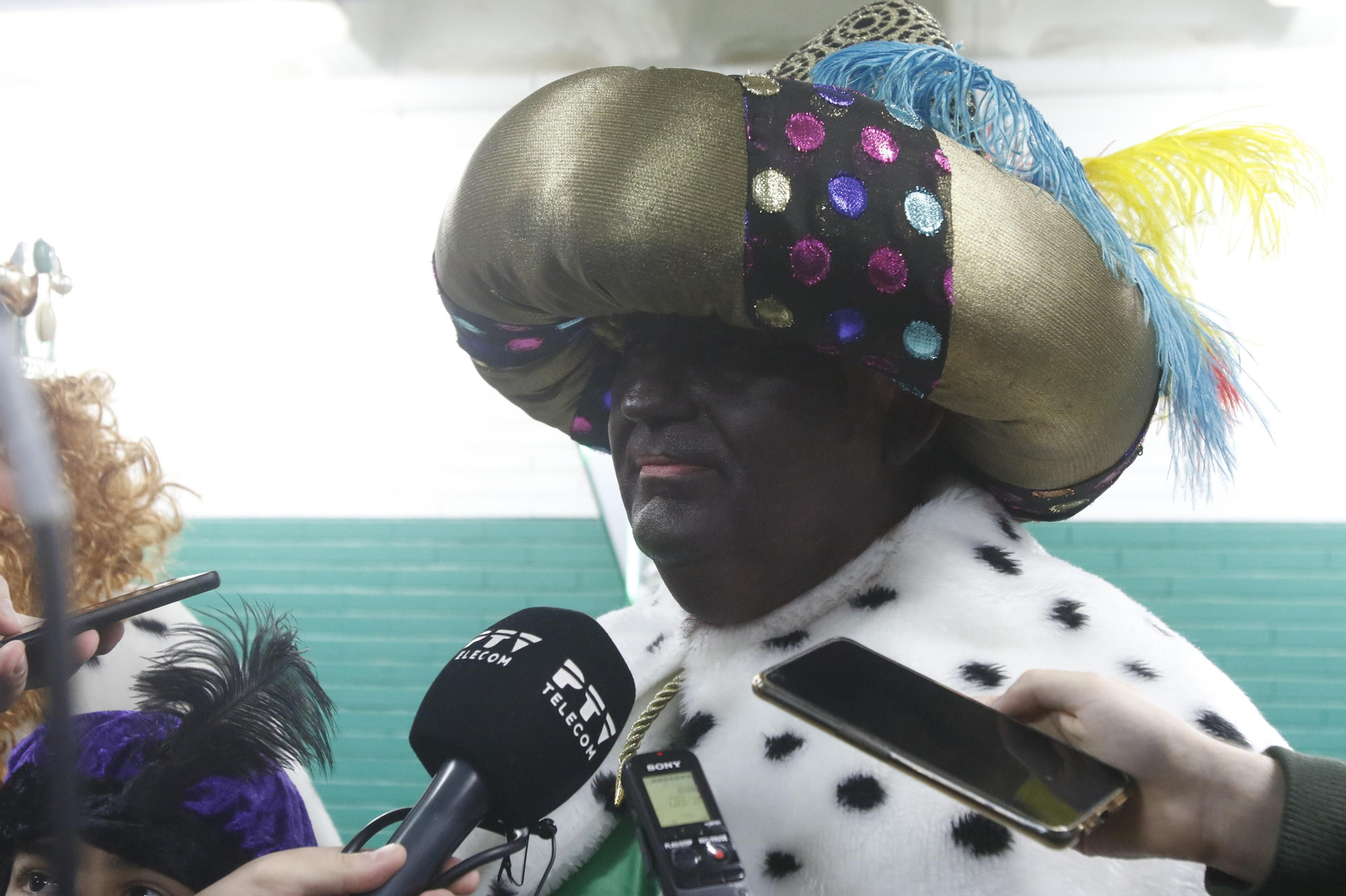 Los Reyes Magos en El Arcángel con la afición del Córdoba CF, en imágenes