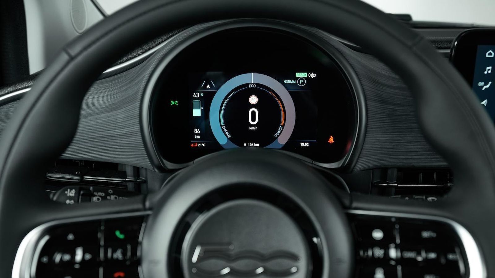 Mucha información en una instrumentación que, en todas las versiones del 500e, es digital.