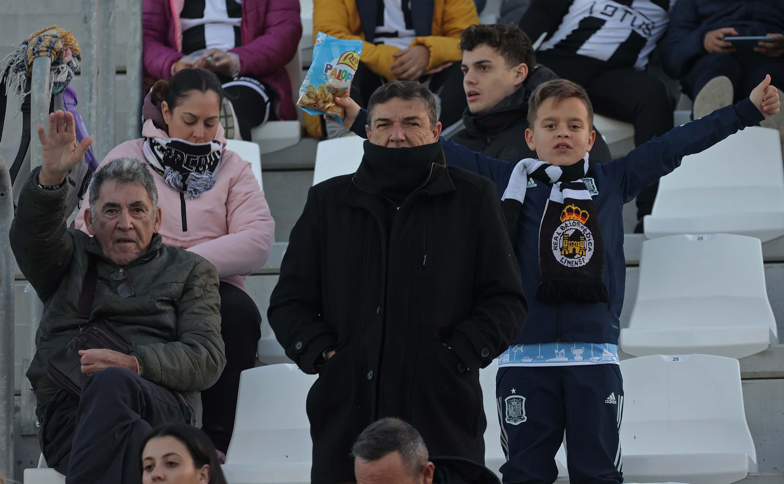 Búscate durante el Balona - Antoniano en el Ciudad de La Línea