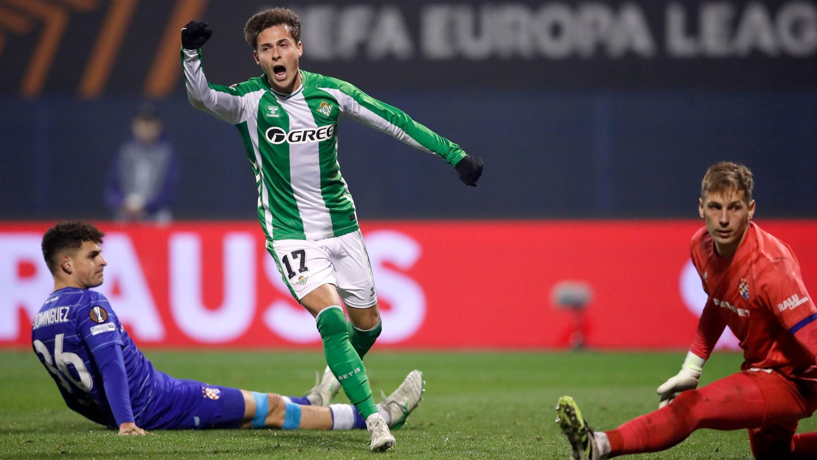 Riquelme celebra su gol ante el Dinamo de Zagreb.