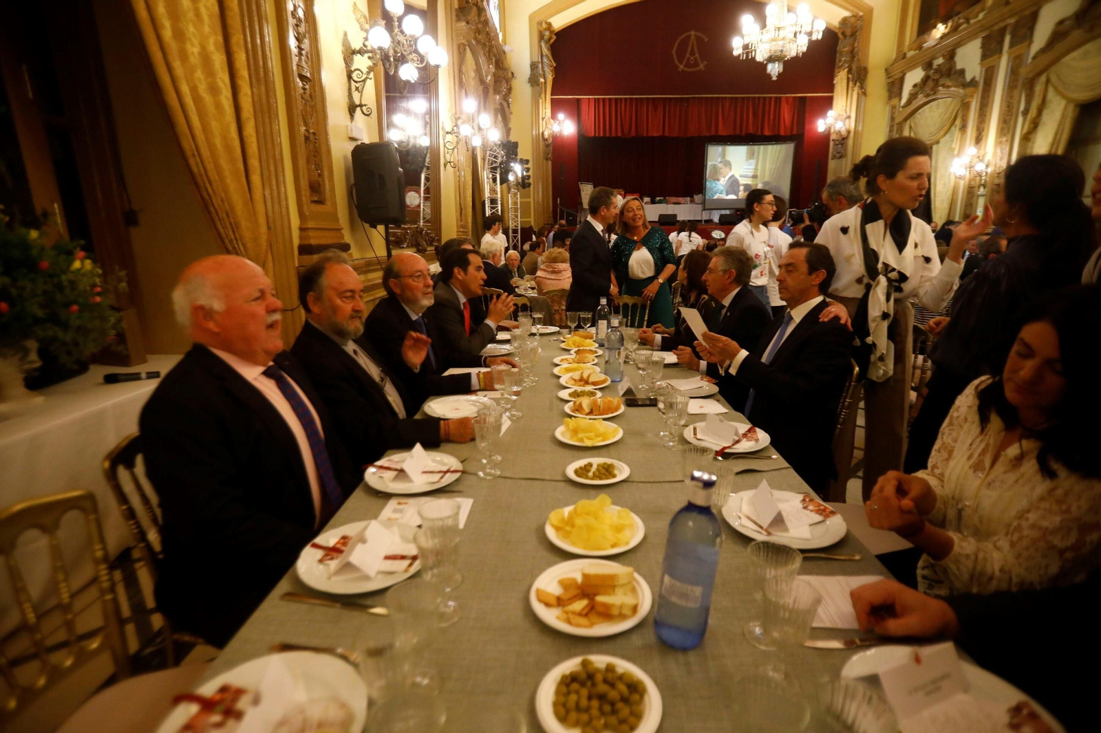 La comida benéfica de la Fundación Bangassou en Córdoba, en imágenes