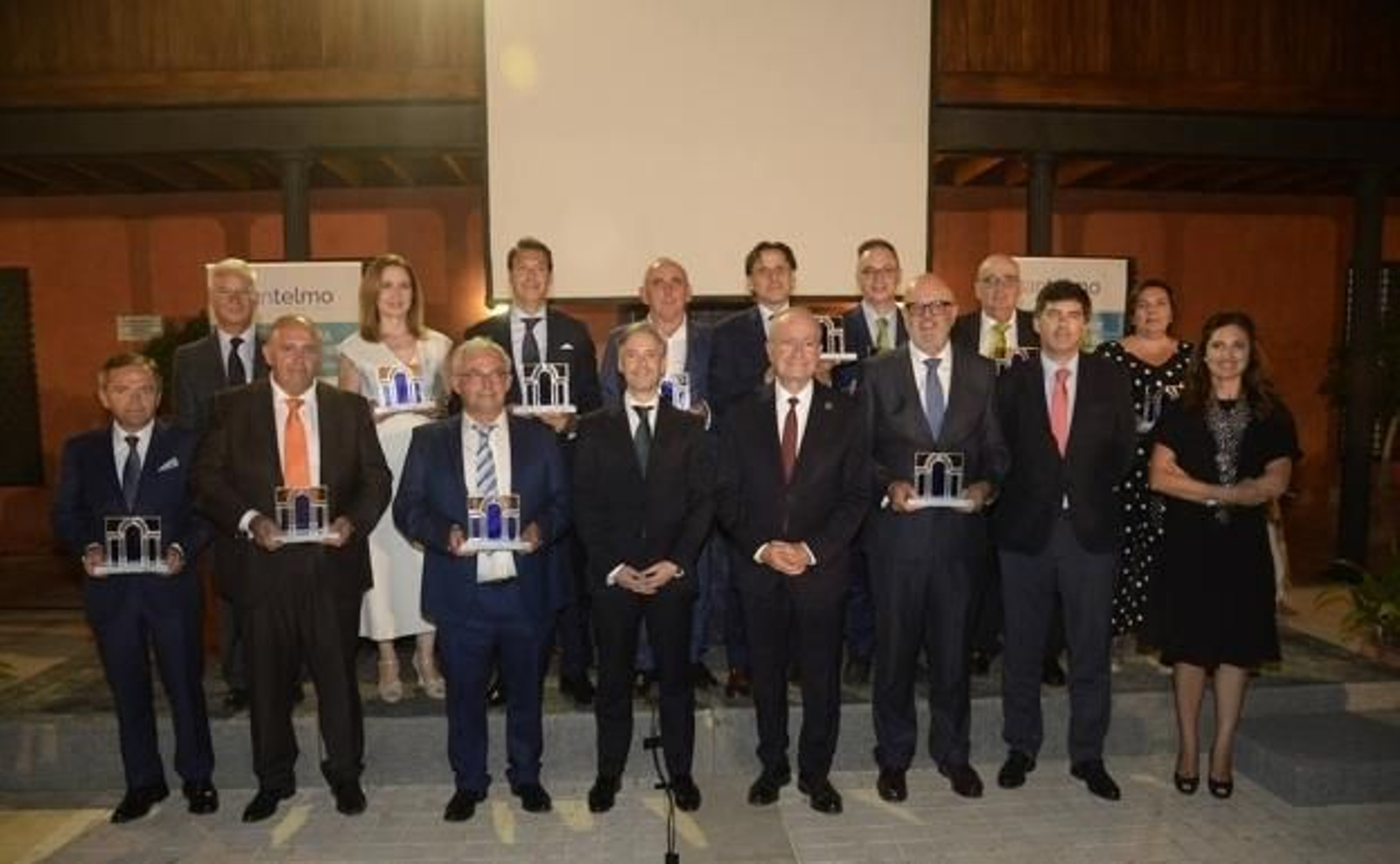 El colegio El Centro Inglés recibe el Premio Familia-Empresa El colegio El Centro Inglés recibe el Premio Familia-Empresa