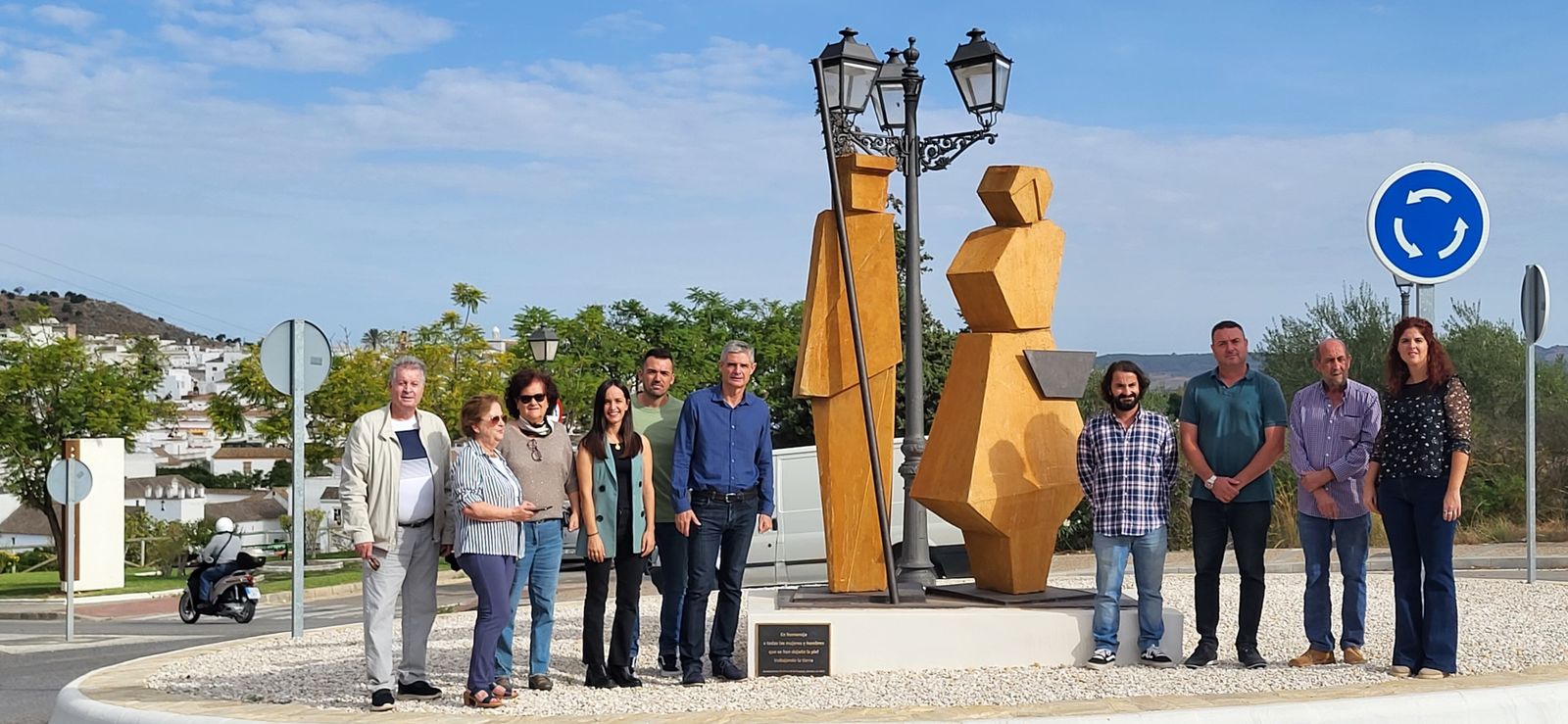 El monumento que homenajea a los jornaleros del campo.