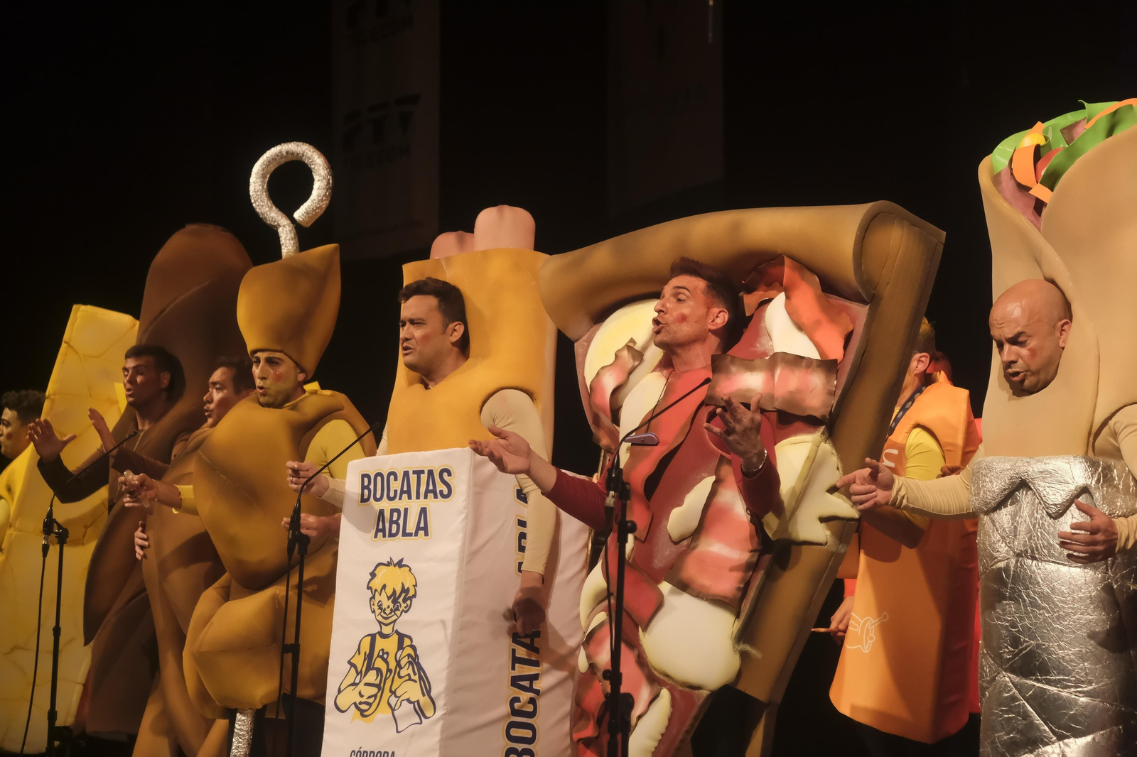 El ambiente de la final del Concurso de Agrupaciones del Carnaval de Córdoba, en imágenes