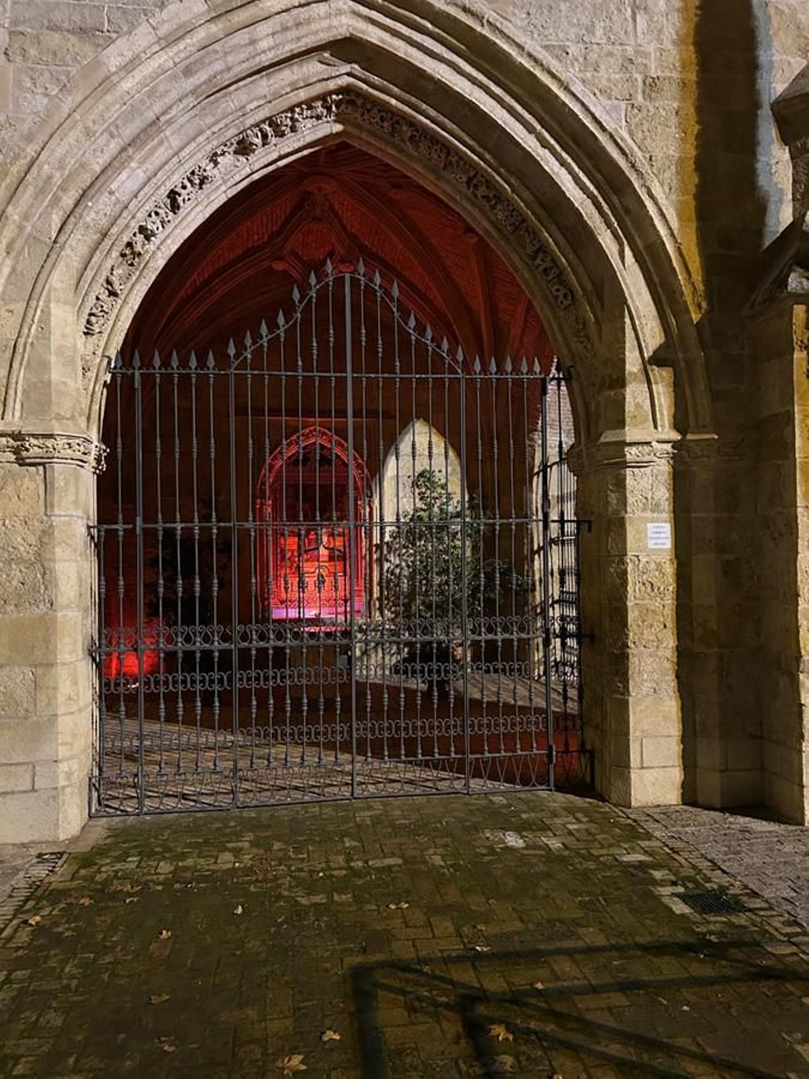 Las imágenes de las parroquias de Córdoba que se han sumado 'Redweek' Las imágenes de las parroquias de Córdoba que se han sumado 'Redweek'
