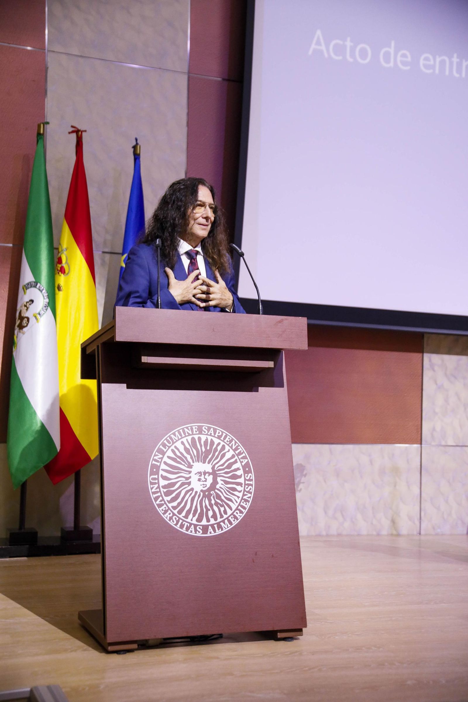 Las imágenes del acto de entrega de la Medalla de Oro a José Fernández Torres Tomatito, en la Universidad de Almería