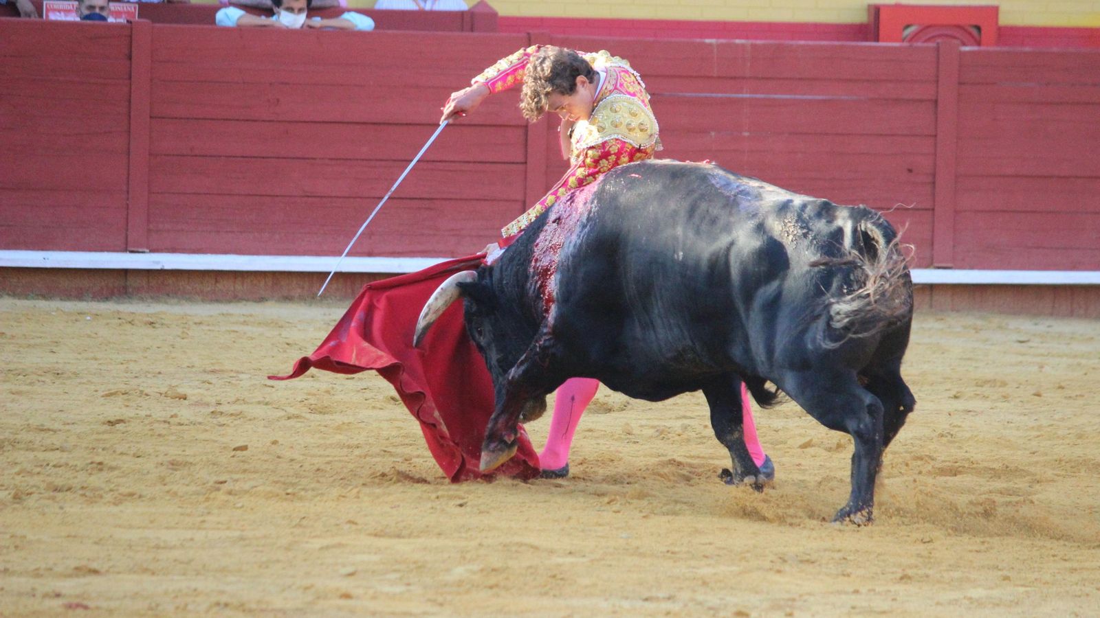 El alumno de la Escuela Taurina de Almería estuvo muy por encima de sus dos astados.