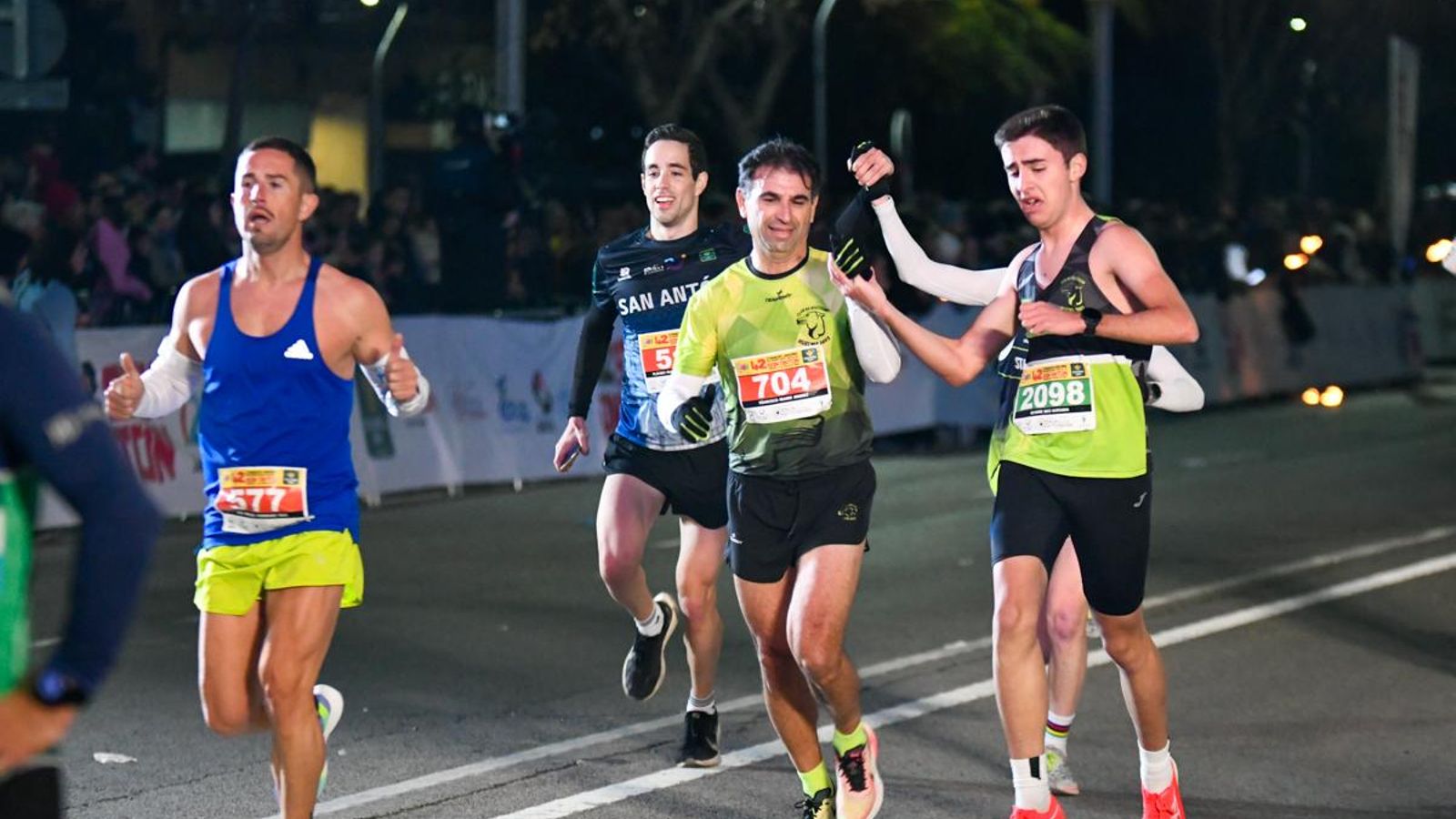 En imágenes: búscate en tu llegada a meta de la Carrera de San Antón 2025 (2)