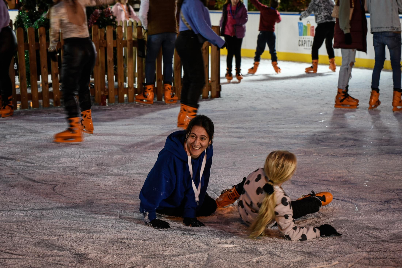 La pista de patinaje sobre hielo en Isla chica, en imágenes