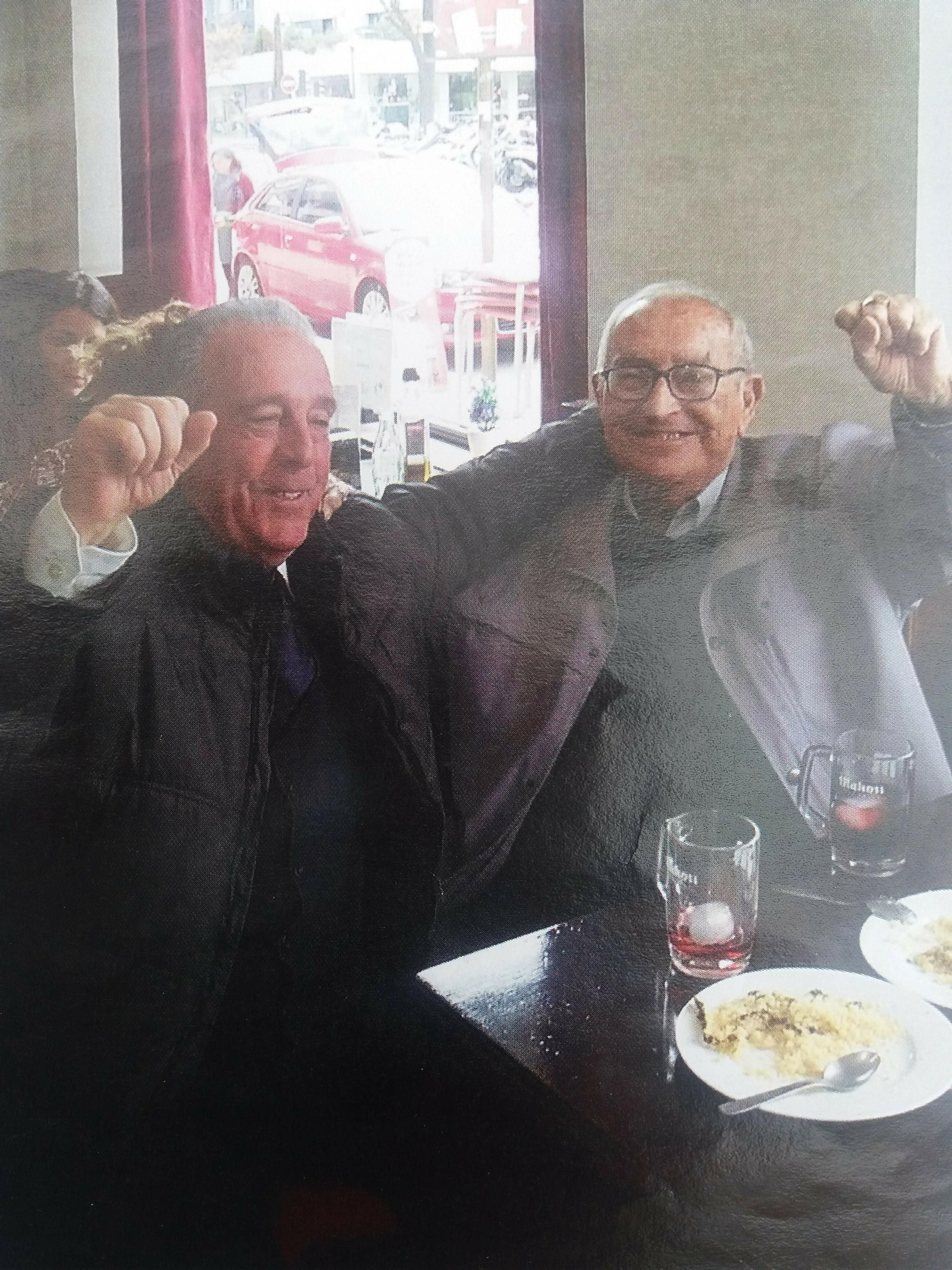 Puño en alto con Sánchez Faba, que era de UCD.