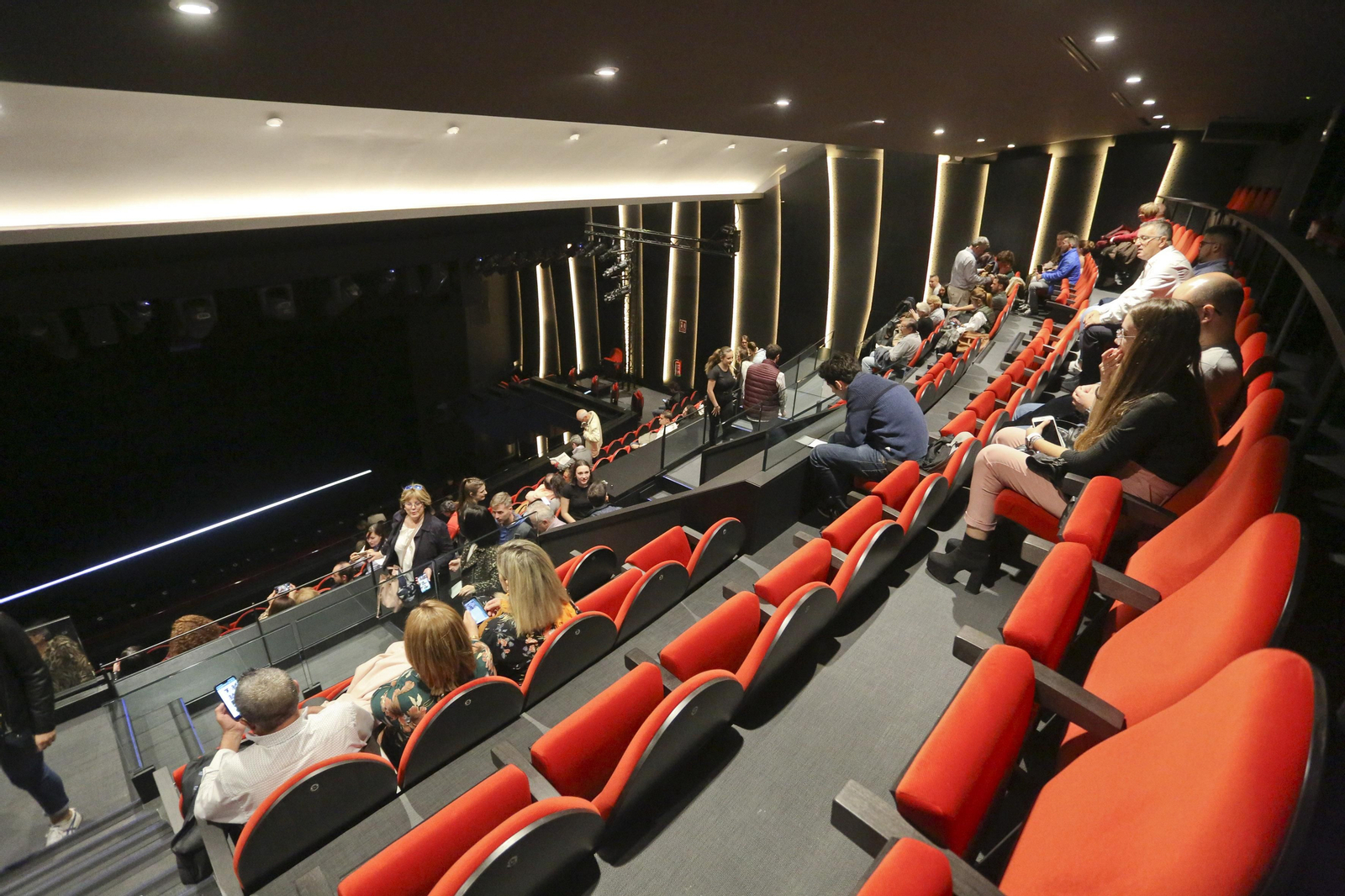 Espectadores en el Teatro del Soho Caixabank.