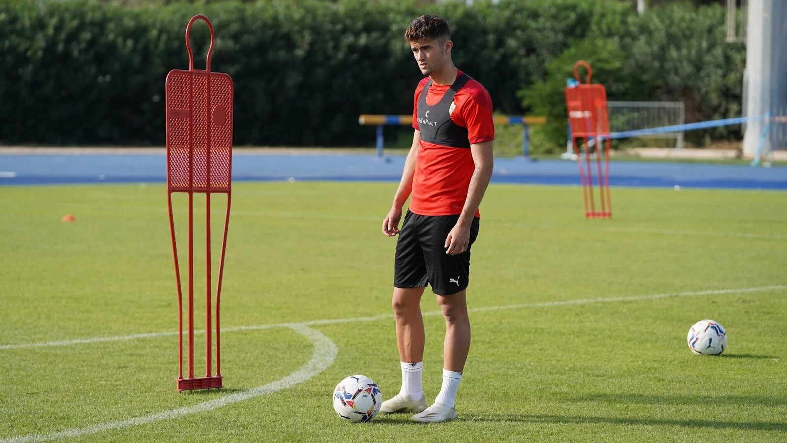 Jordi Escobar durante un entrenamiento con el primer equipo de la UD Almería.