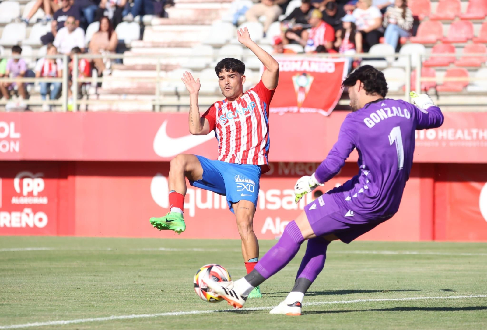 Zequi Diaz, en uno de sus partidos con el Algeciras CF