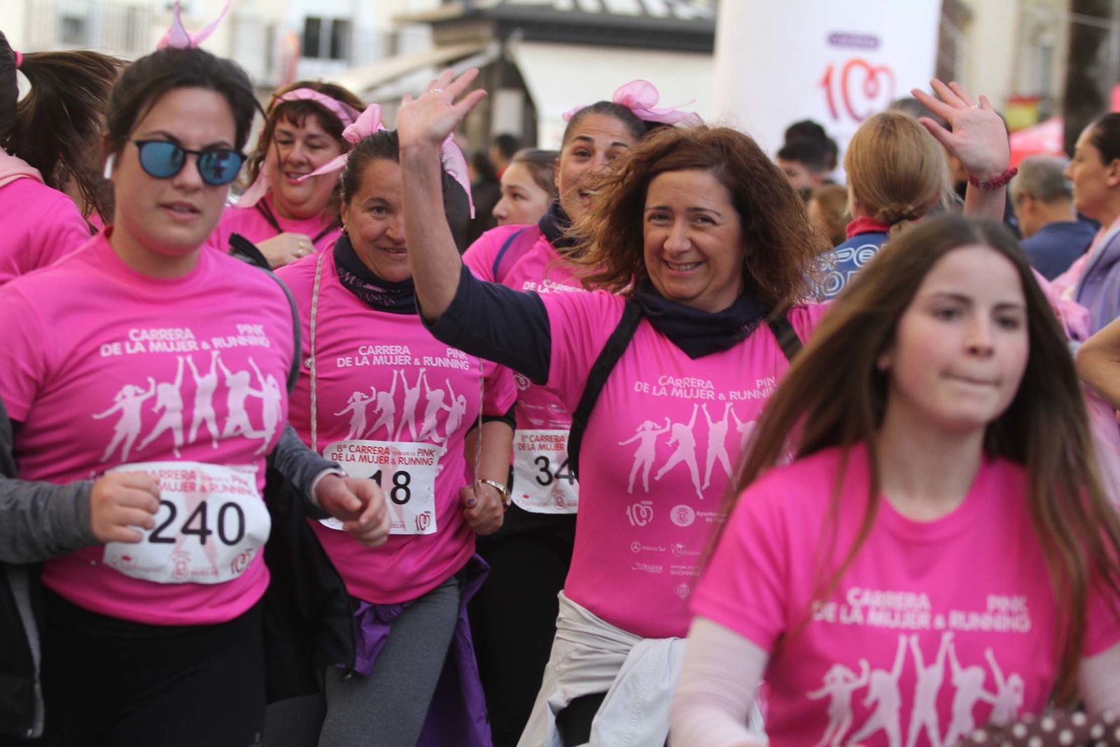 Imágenes de la Carrera contra el cáncer de mama de Huelva.
