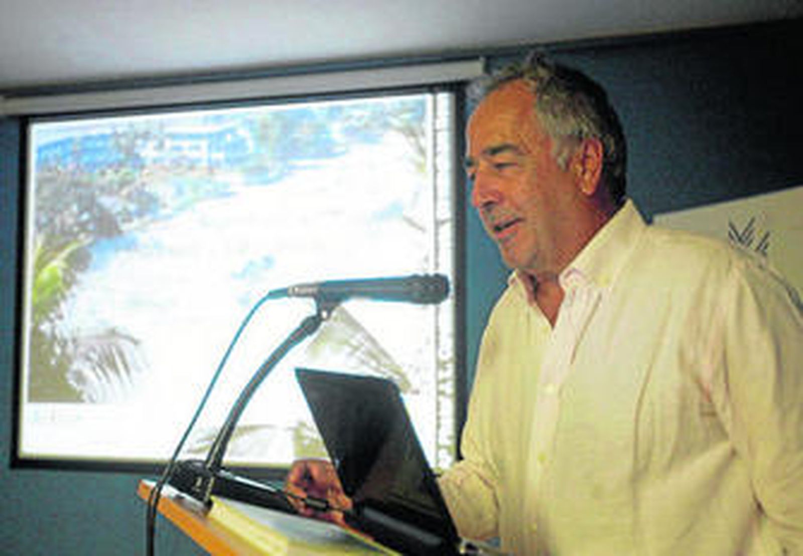 Gregorio Gómez Pina, durante la conferencia ofrecida ayer en la Politécnica.