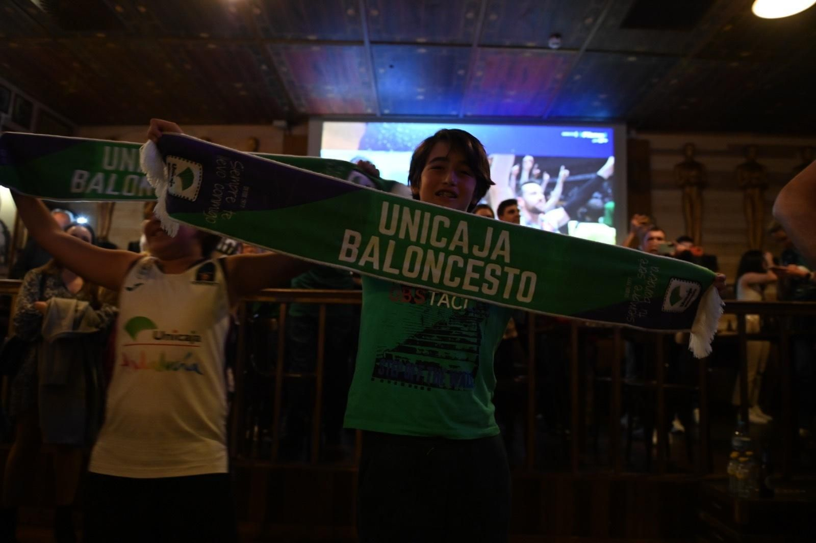 La fiesta del Le Grand Café del Centro con el Unicaja, en imágenes