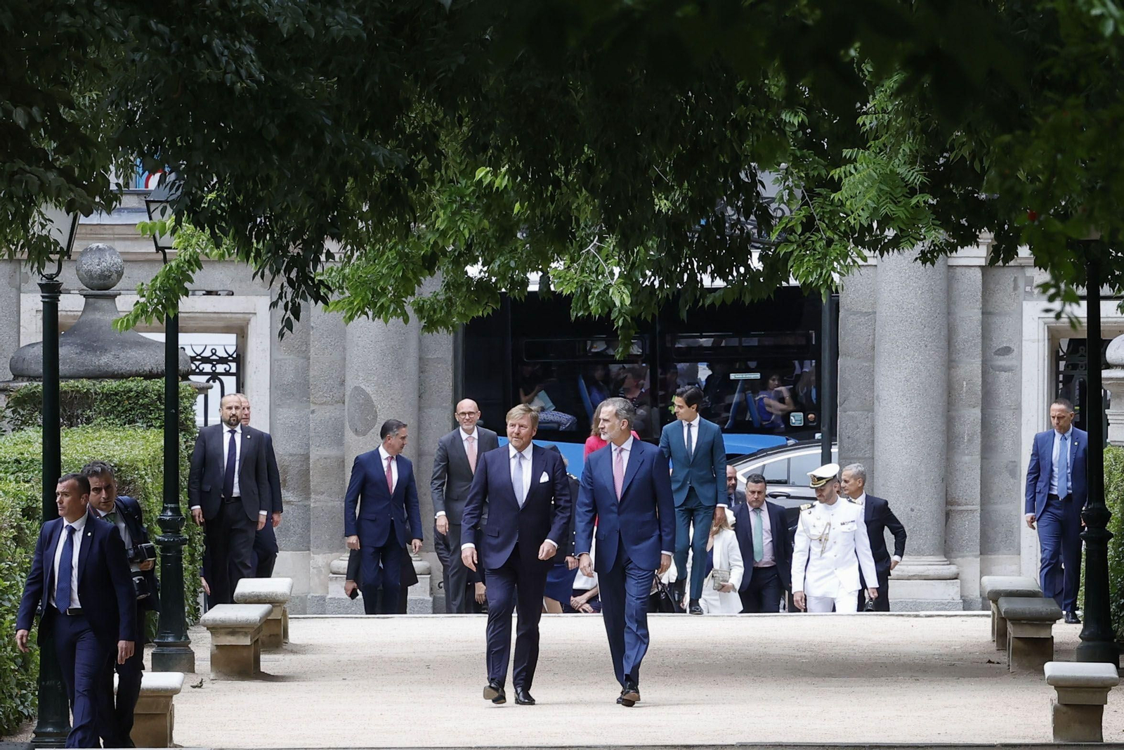 Los reyes de España y Países Bajos, a la llegada al Jardín Botánico. Los reyes de España y Países Bajos, a la llegada al Jardín Botánico.