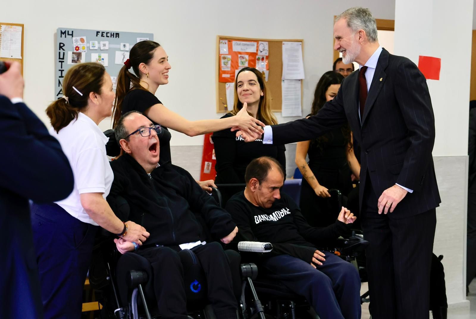 La visita de Felipe VI al centro ASPACE Sevilla, en imágenes