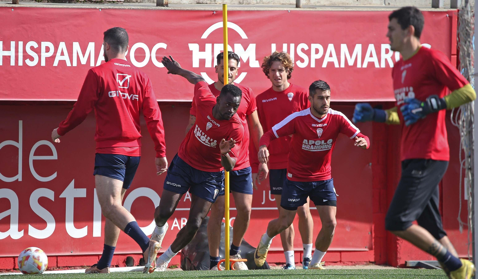 Amoah esprinta junto a David Martín.