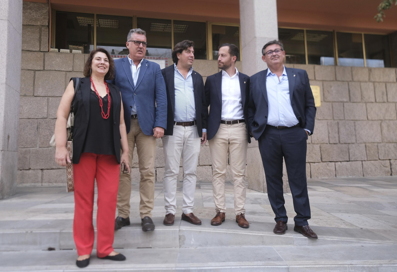 La visita del Córdoba CF al Ayuntamiento de Córdoba, en imágenes