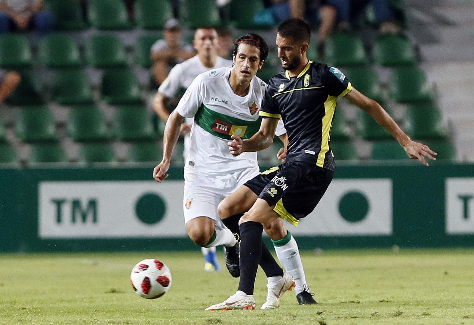 José Antonio González, durante el encuentro de Copa del Rey frente al Elche.